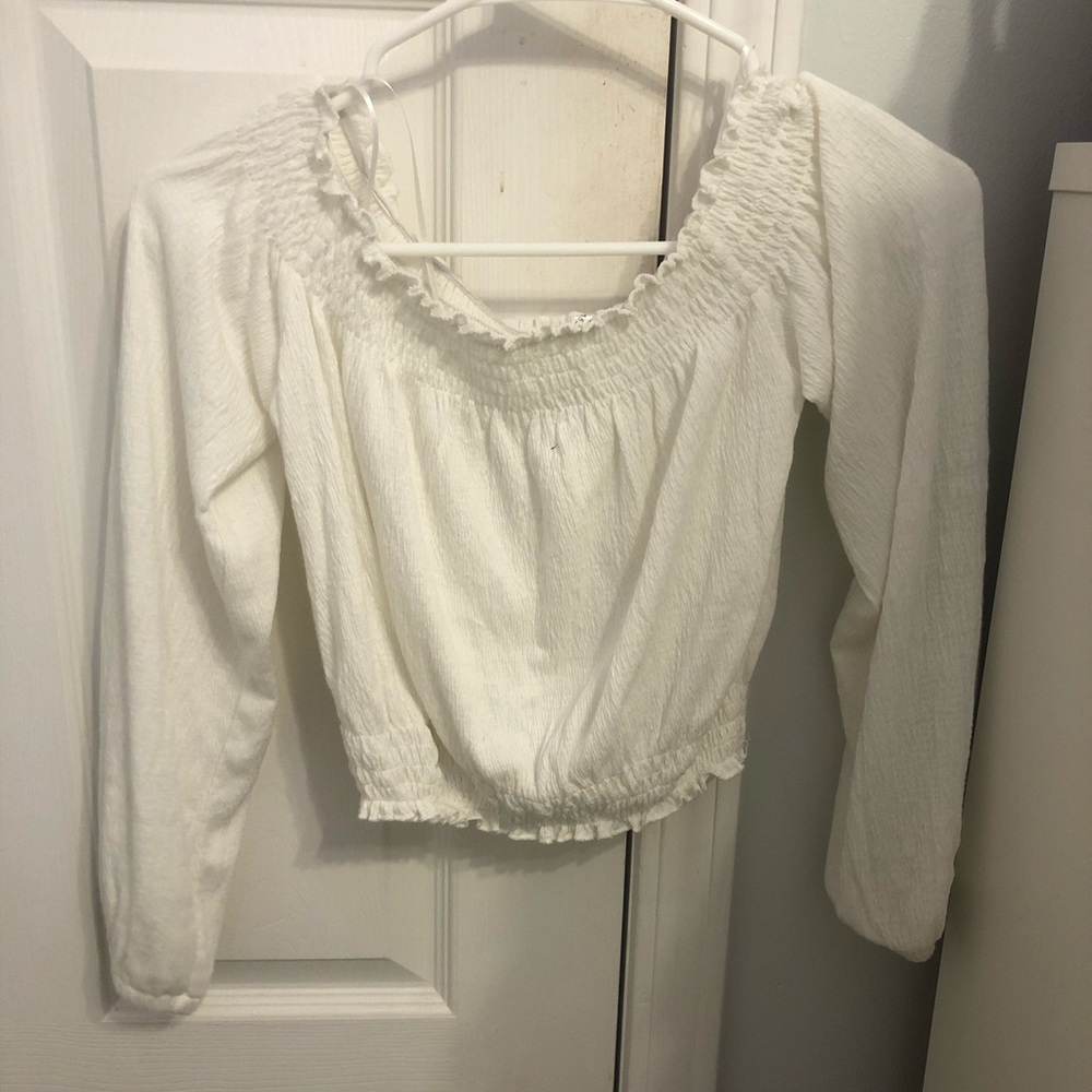 cropped off the shoulder divided top